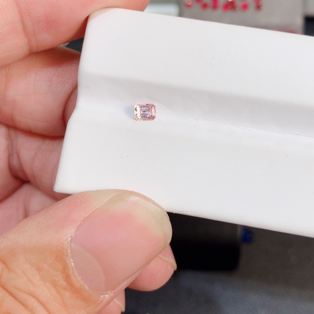 蓝宝石裸石未镶嵌0.31 无烧蓝宝石