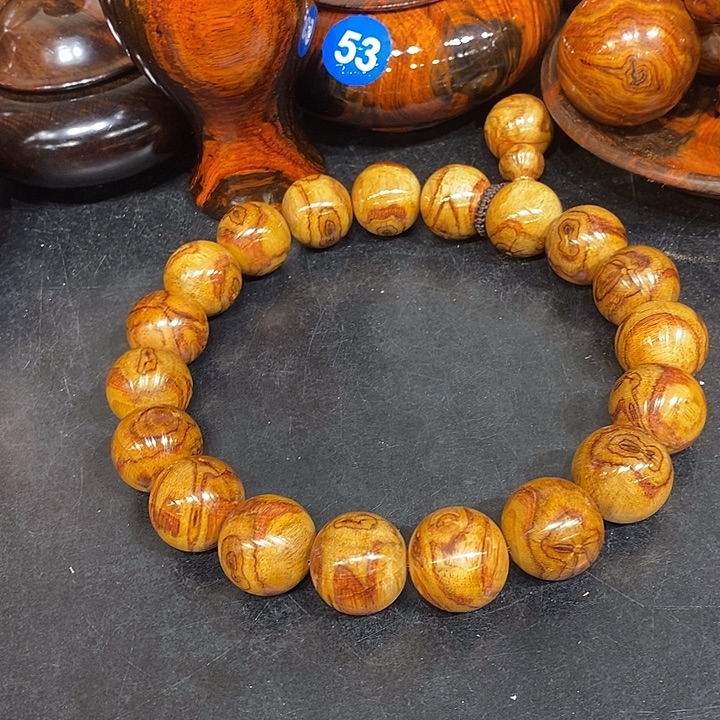 用***8黄花梨一个漂亮的