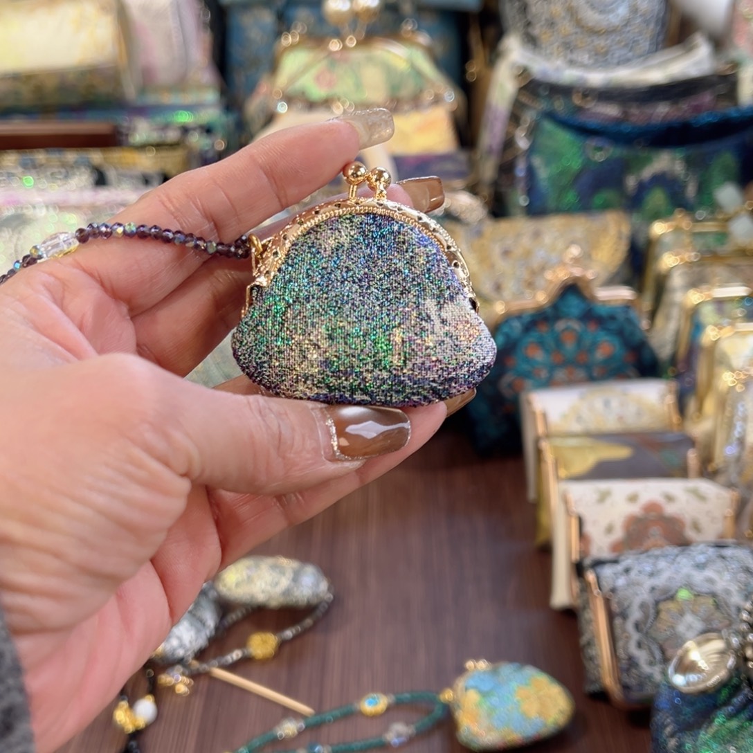 宝***啊蚕丝彩金睡莲小可爱