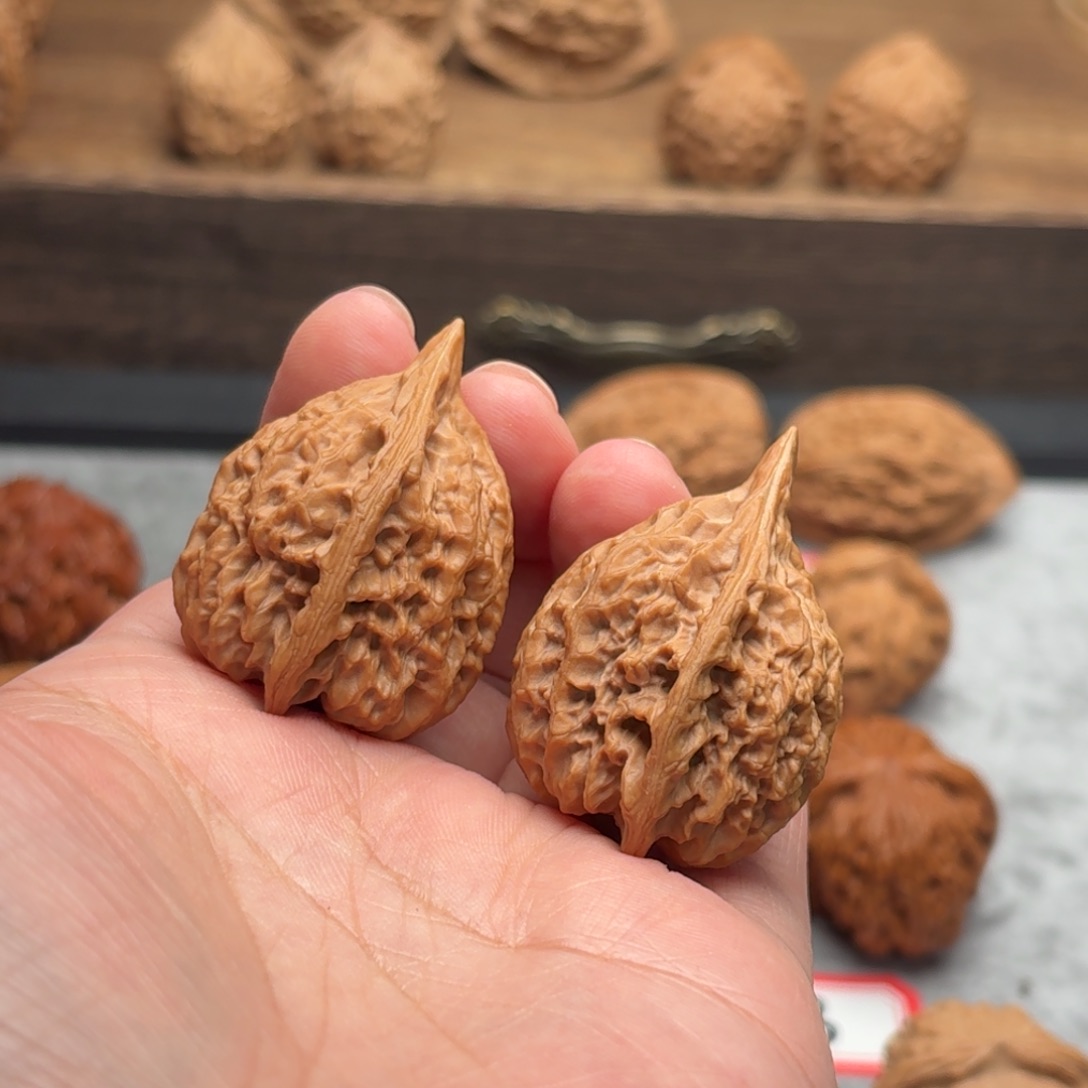 I***波文玩核桃吊坠5号野生机关枪32.30.45