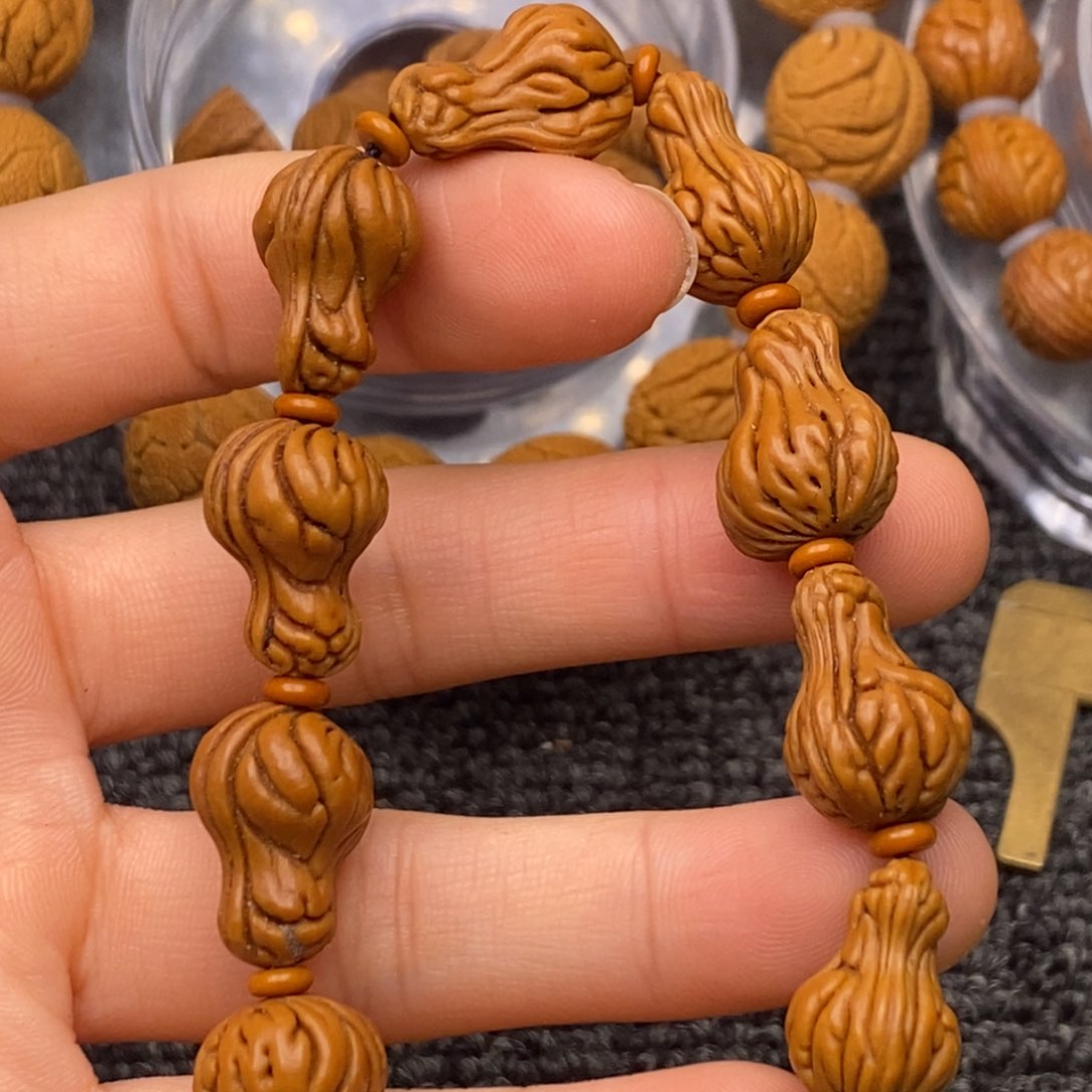 秦岭山脉龙纹桃核 11