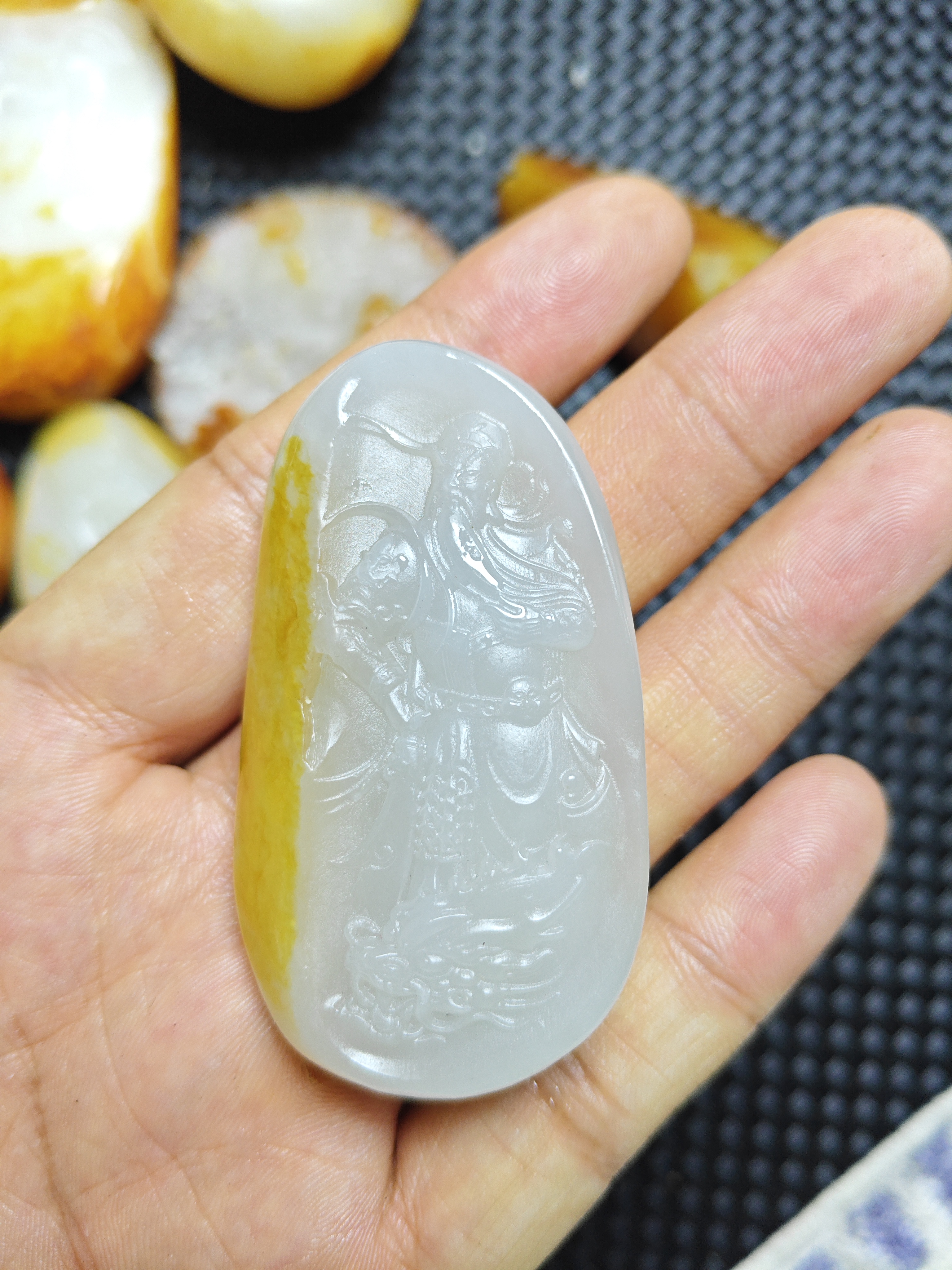 精工巧雕手工雕刻关公