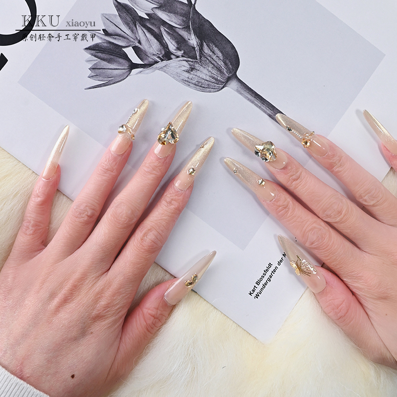 ins纯手工定制高级感气质原创女甜美超闪轻奢猫眼穿戴美甲片4.0长