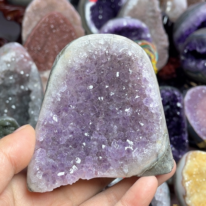 水晶摆件未镶嵌捡漏