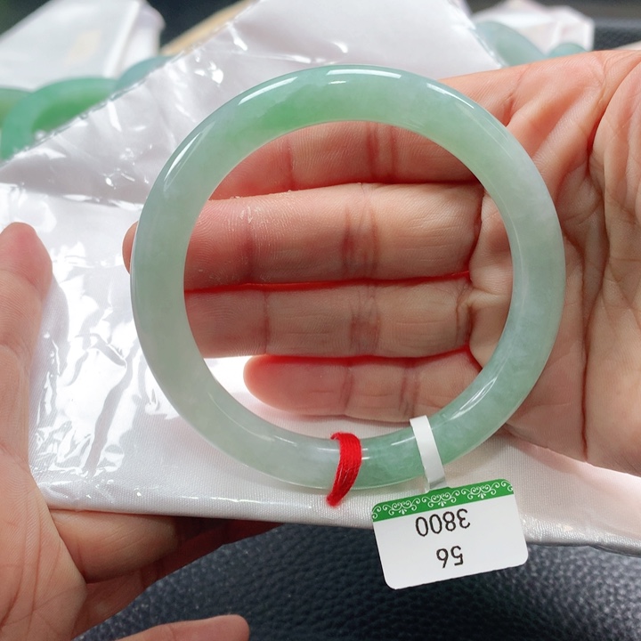 翡翠手镯未镶嵌56565555