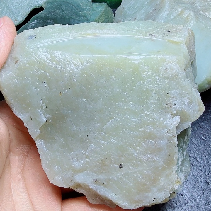 和田玉（糖玉）未镶嵌珠宝奇石粩*䳾