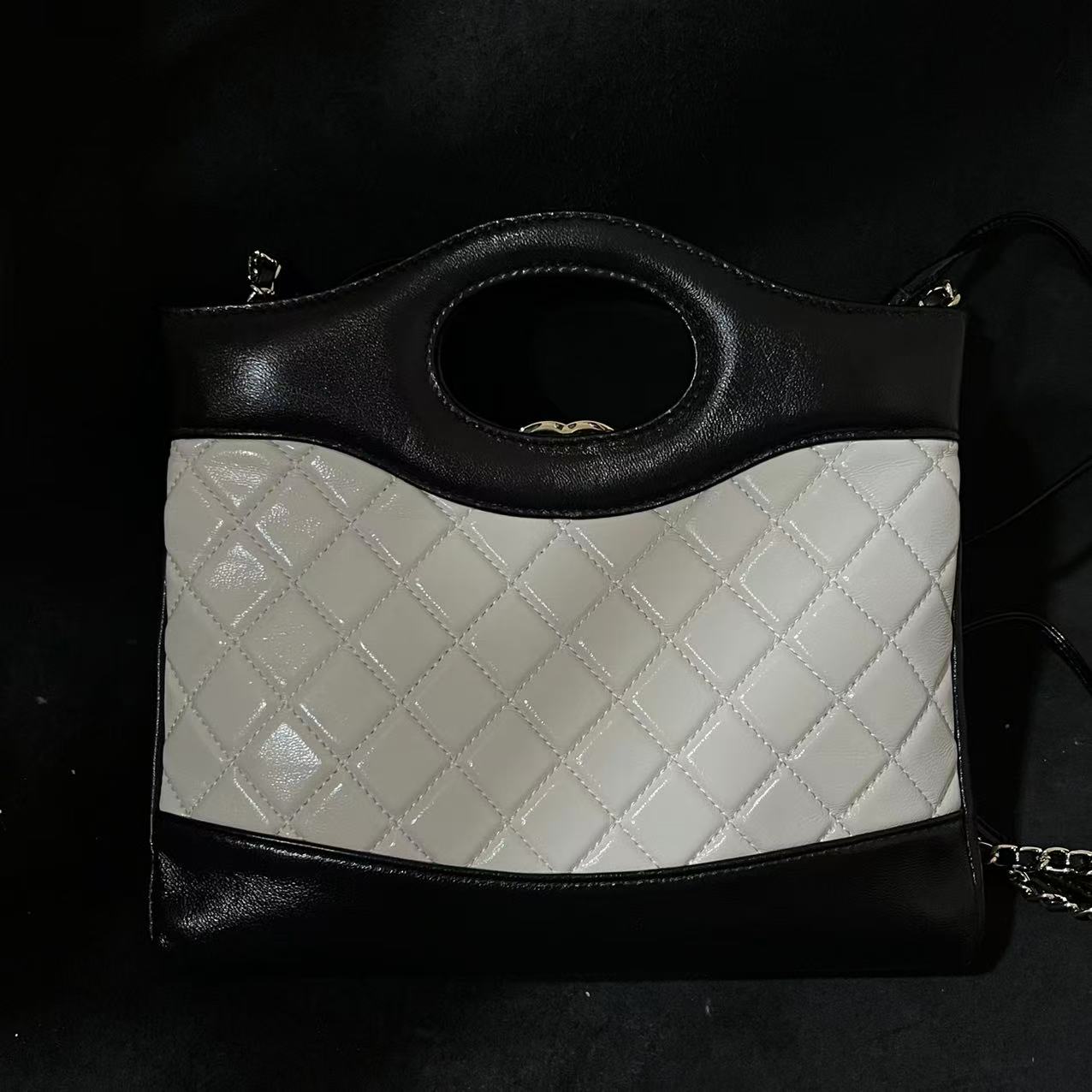 LQ-WITH-QUEEN真皮女包前袋子黑白色 10331