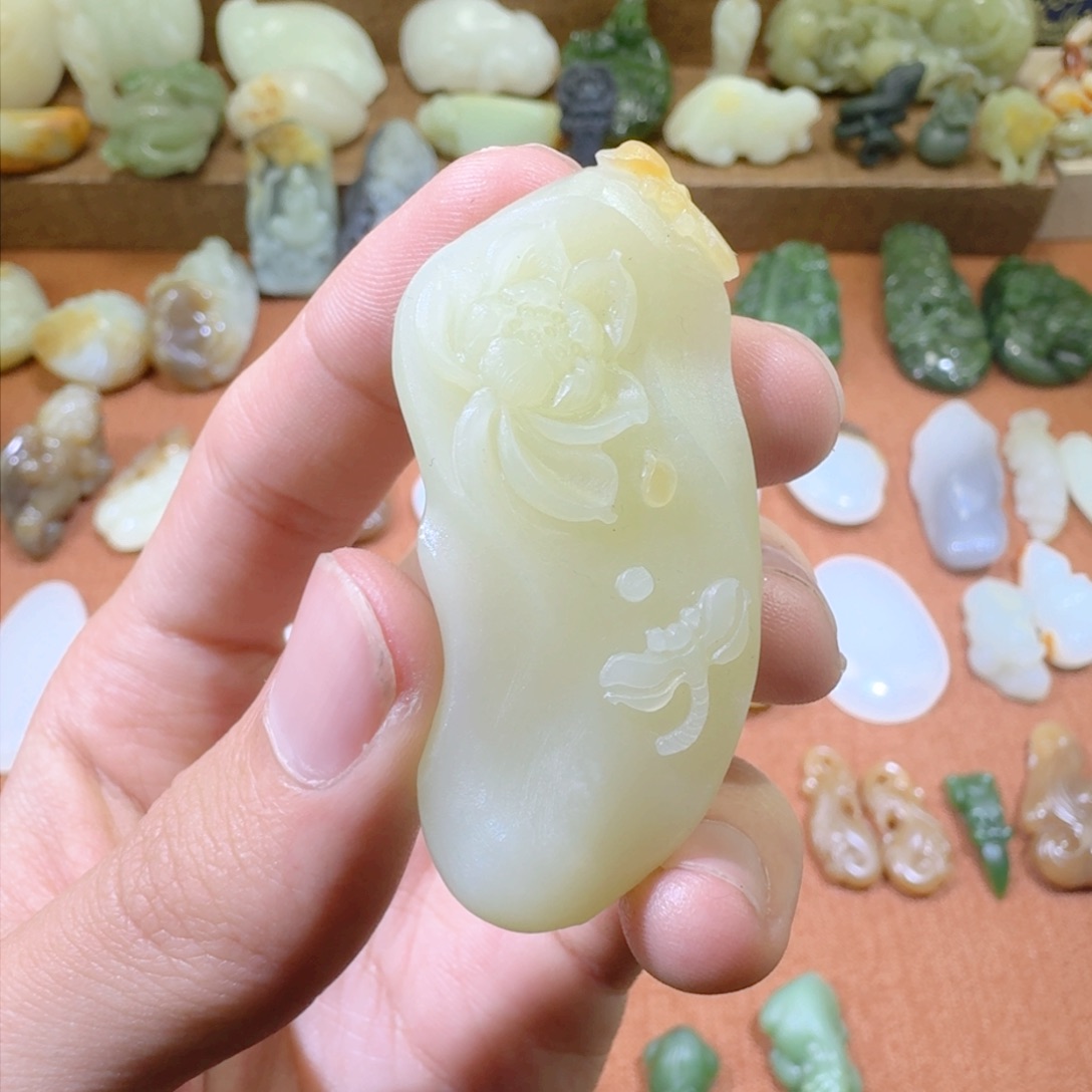 和田玉吊坠(赠链)未镶嵌