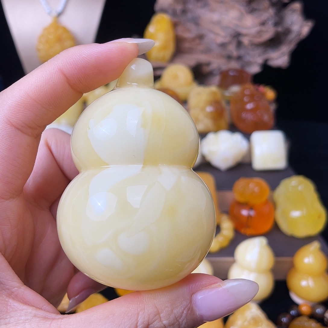 琥珀未镶嵌珠宝奇石