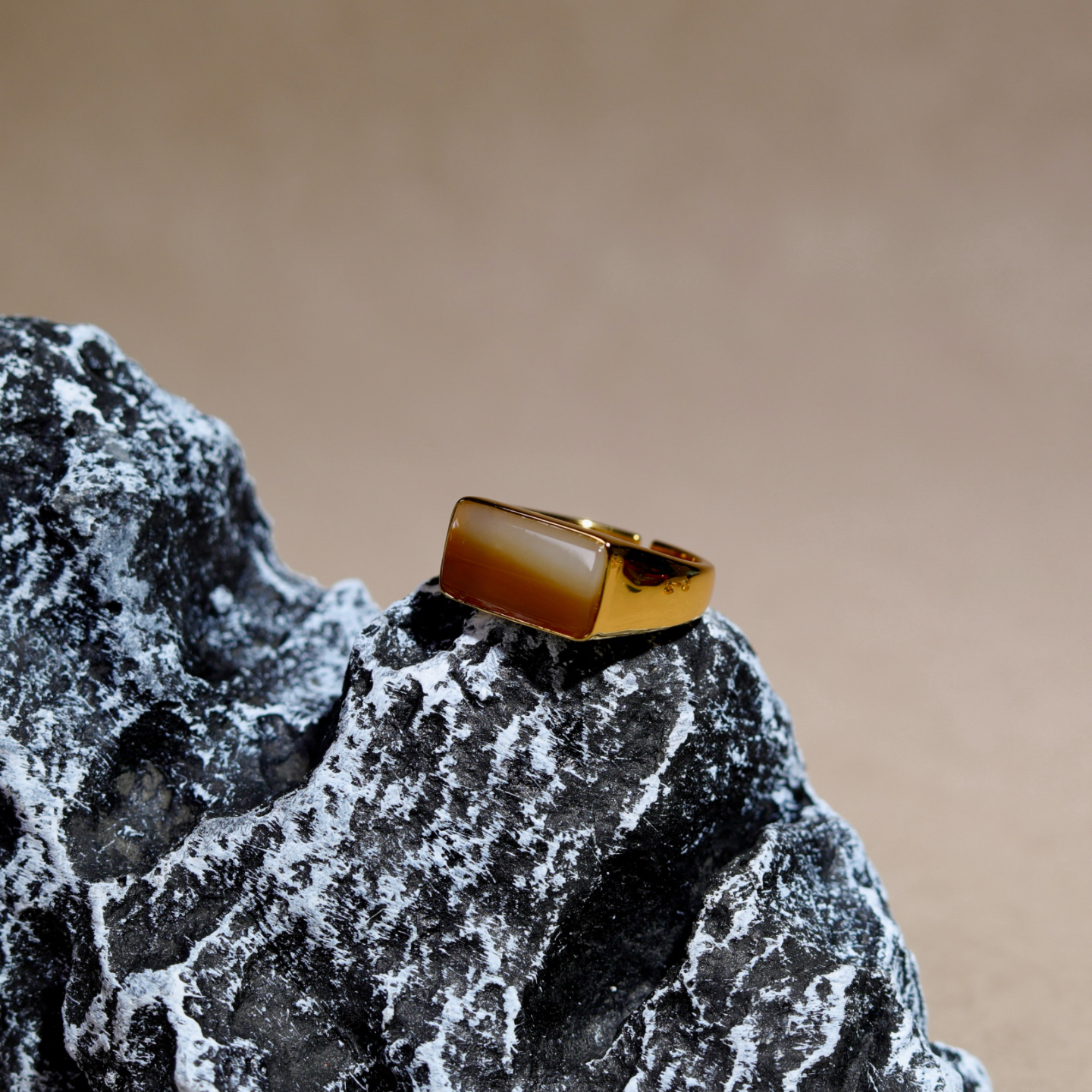 新品天然新疆和田玉且末糖白马鞍戒指925银镶嵌时尚简约玉石指环