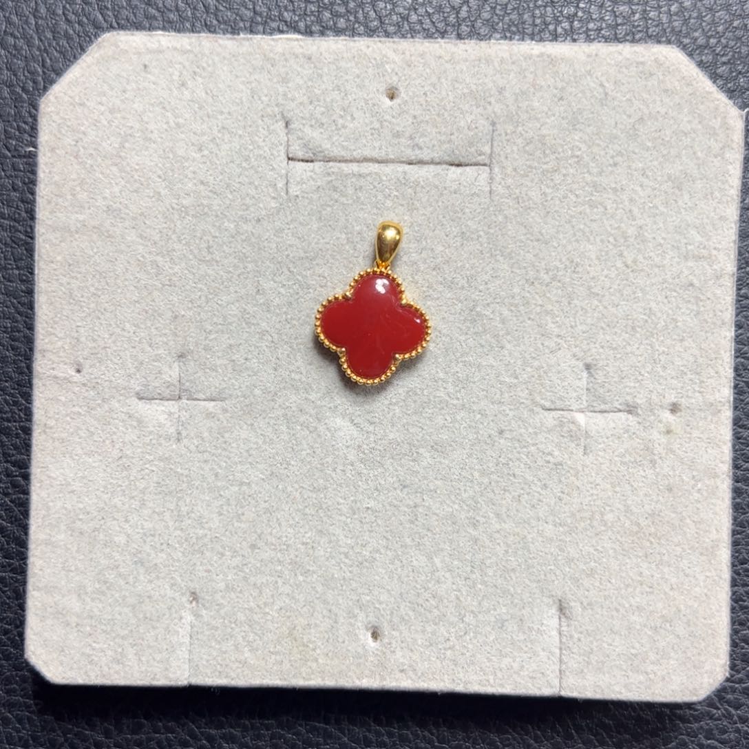 南红玛瑙四叶草吊坠18K金镶嵌