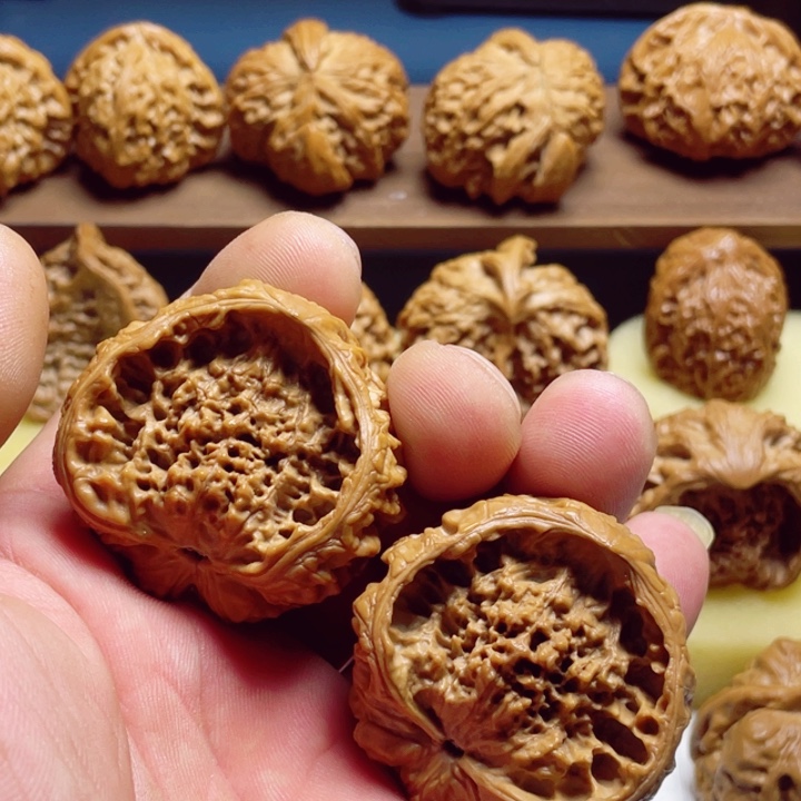 文玩核桃把件蛇头