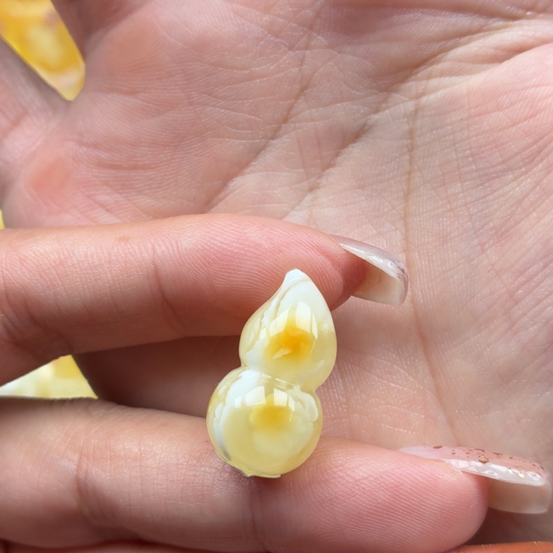 琥珀未镶嵌裸石蜜蜡