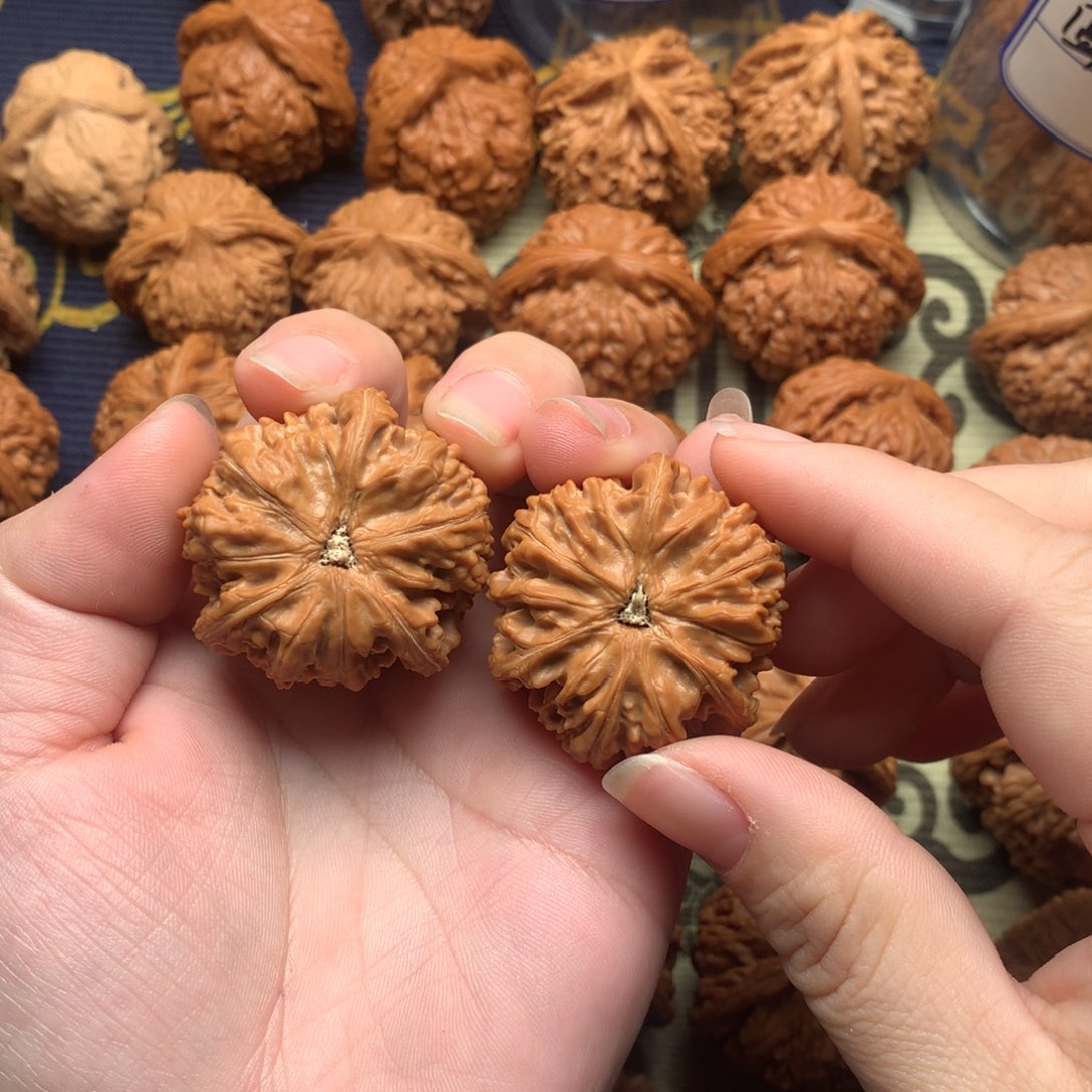 文玩核桃吊坠文山36.7