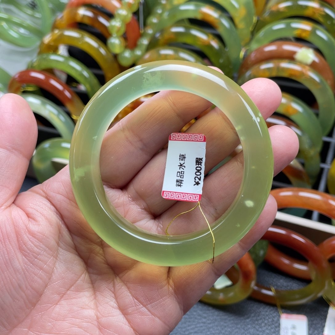 未镶嵌蛇纹石玉手镯有裂手镯特价不退不换