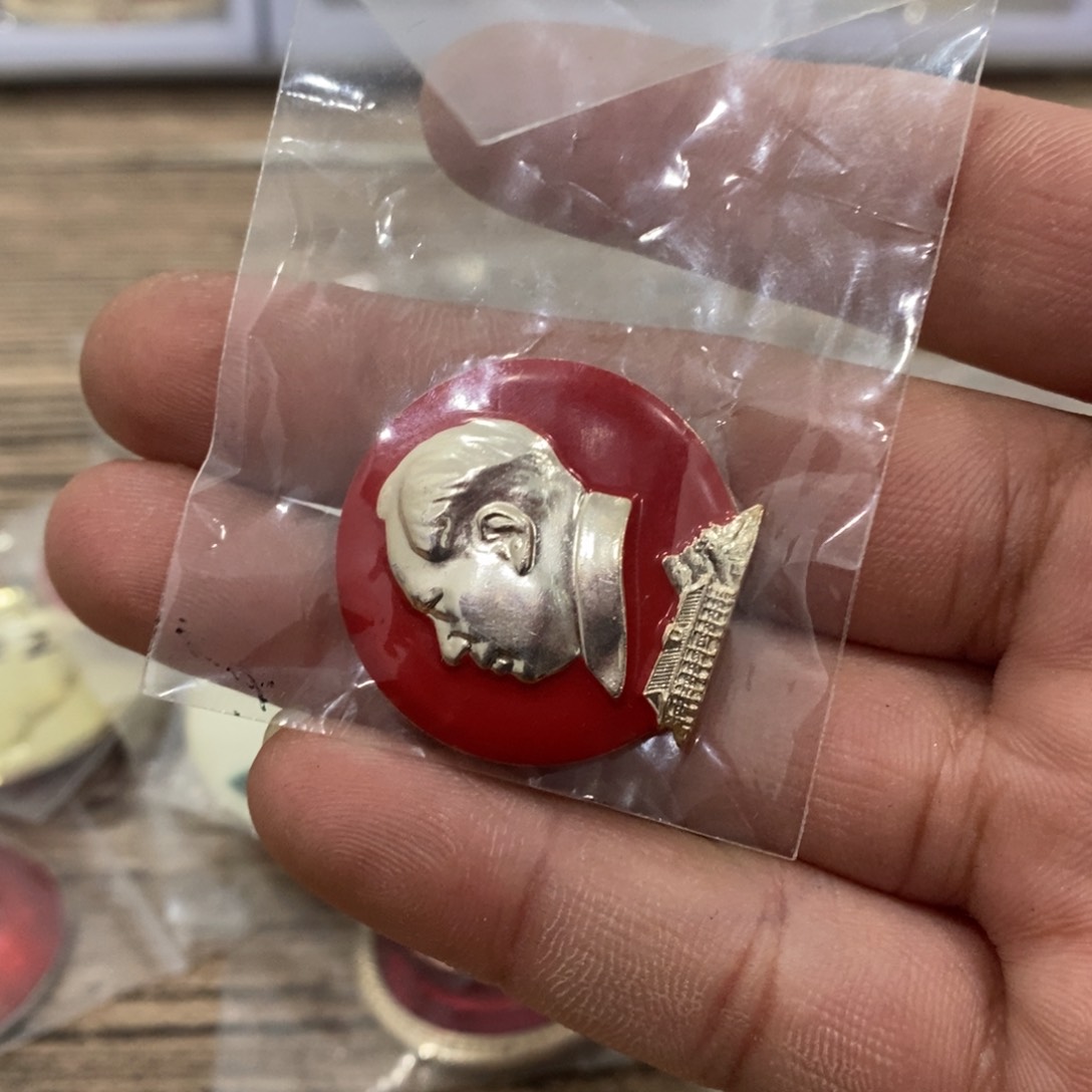 铝留红色纪念章异形遵义