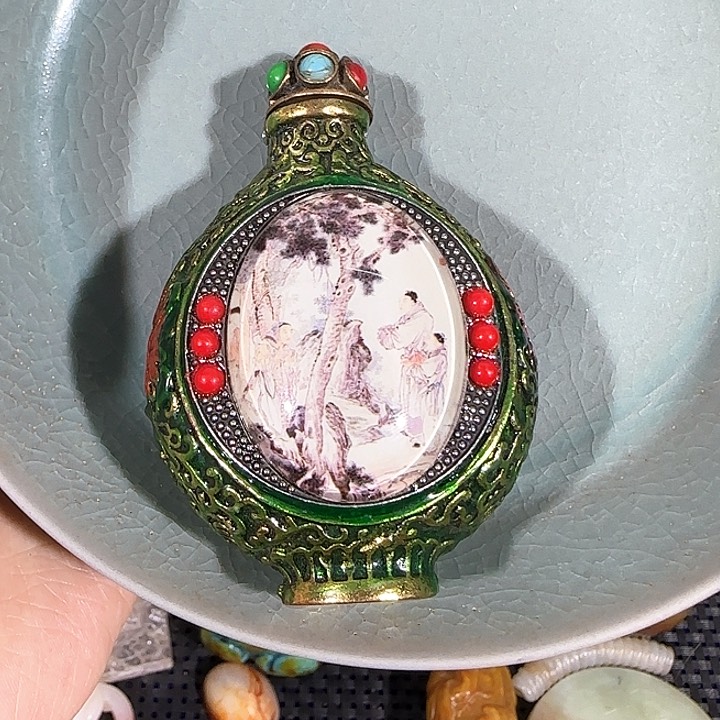 瓷片vghjjjhvffggggh