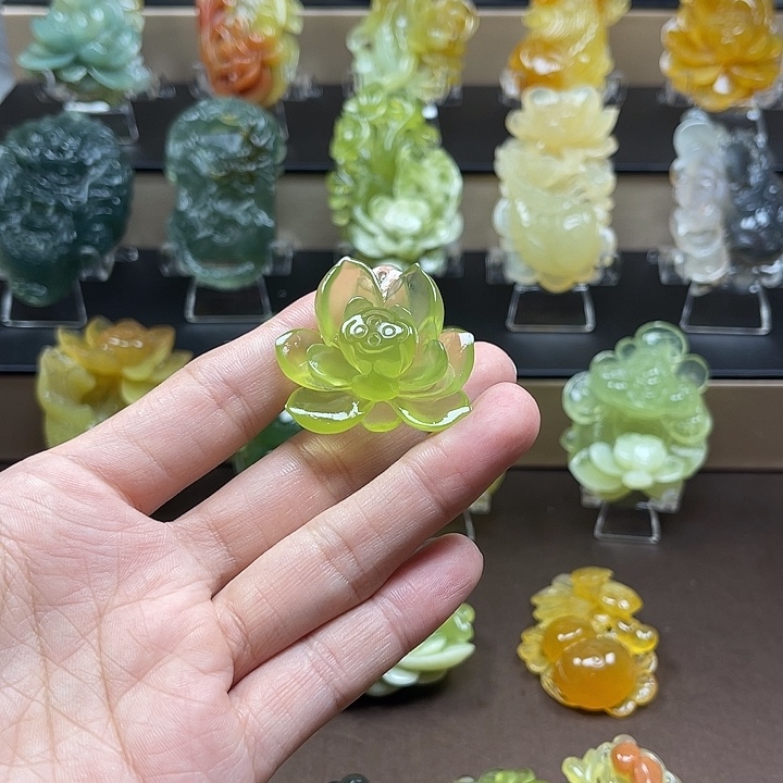 落****蛇纹石玉未镶嵌颈饰
