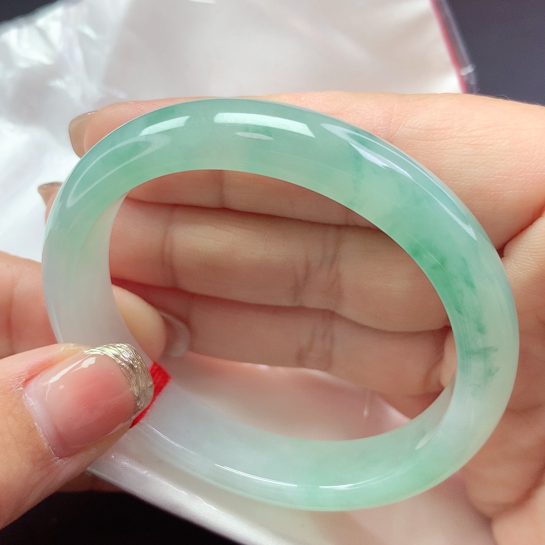【闪购商品】翡翠手镯未镶嵌贵妃a 1