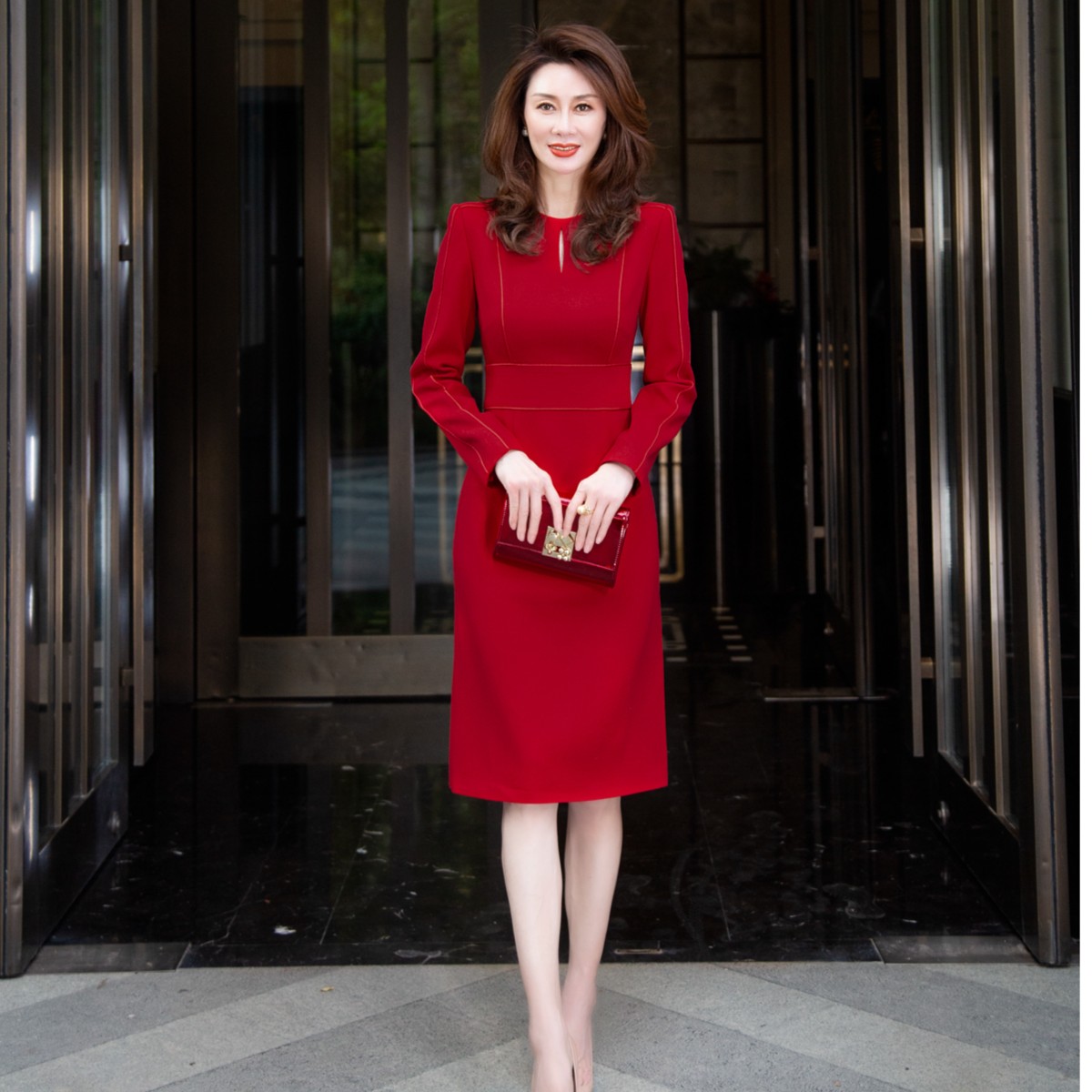 GS红色/黑色/白色镶边连衣裙优雅经典款