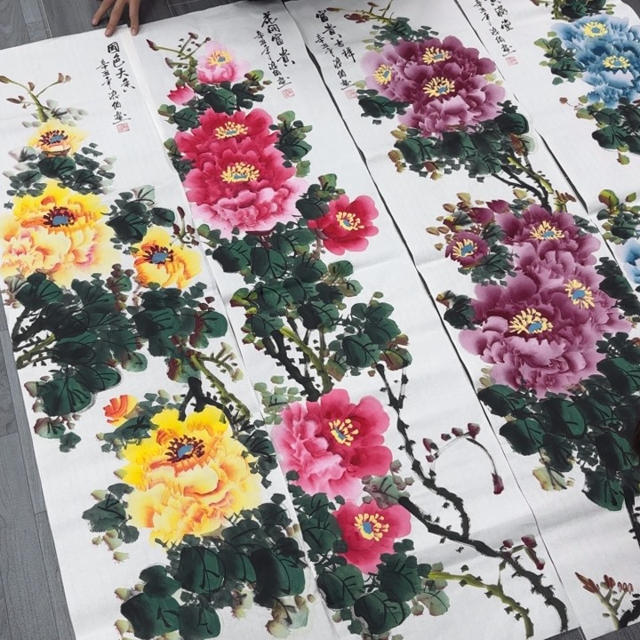 字画等多种形式的艺术作品和