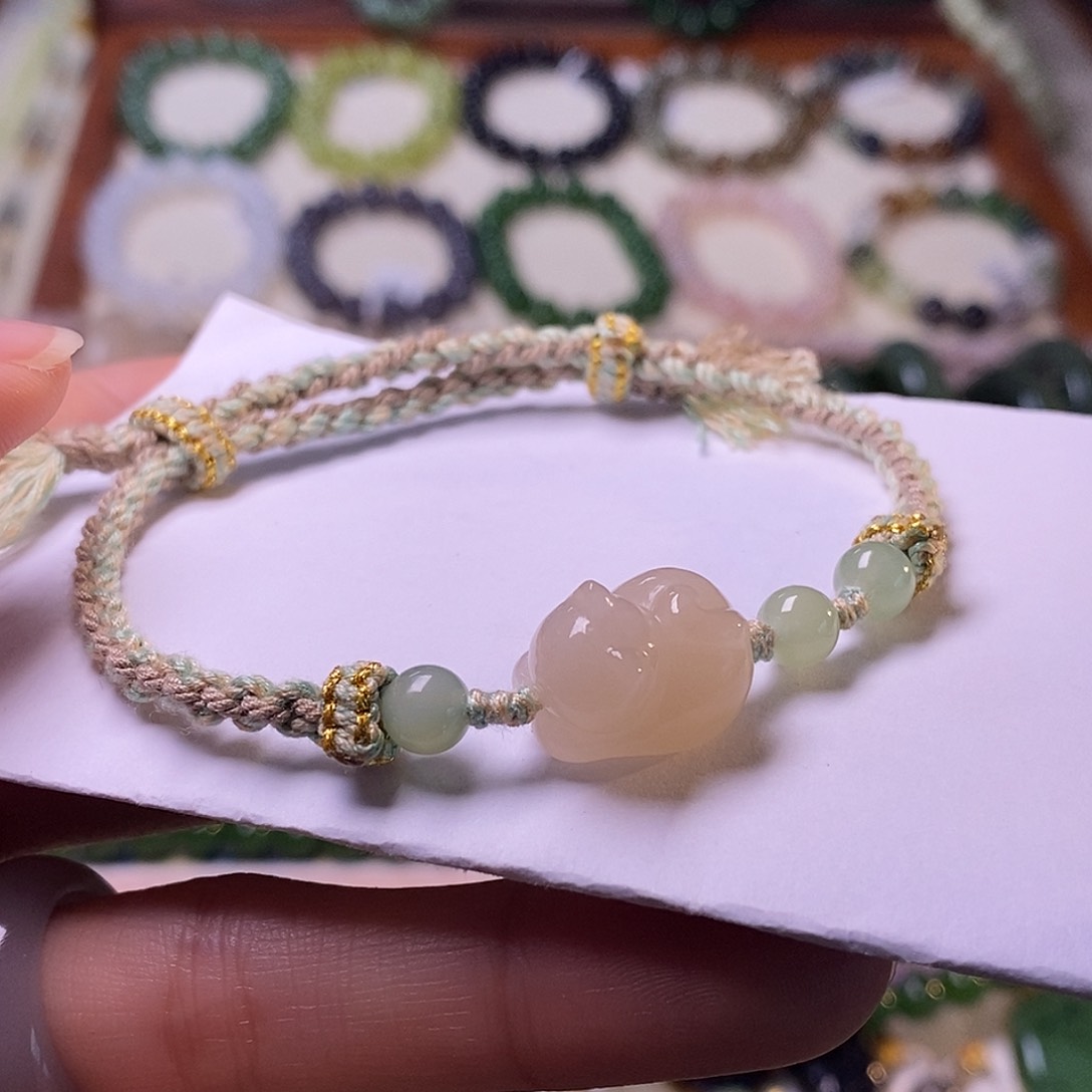 颈饰未镶嵌和田玉藕粉趴趴猫手绳