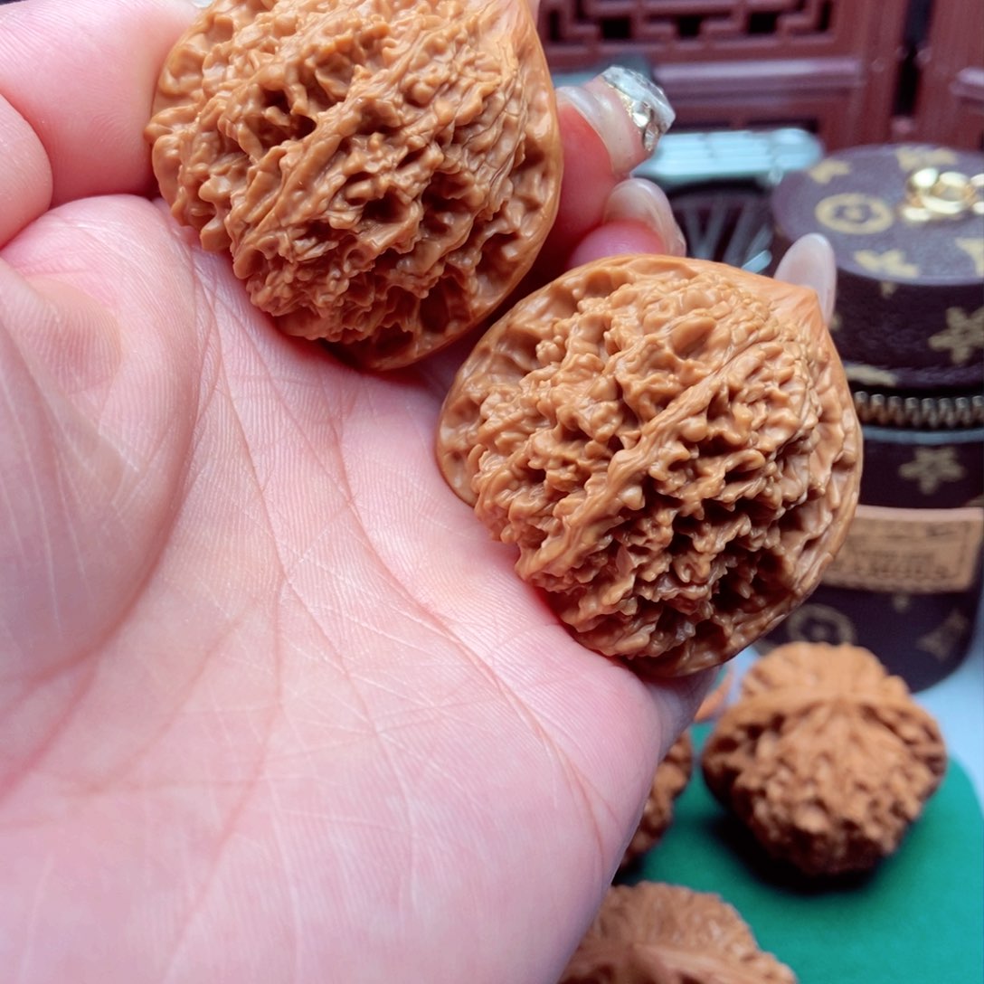 文玩核桃吊坠满天星尖精修已打底41