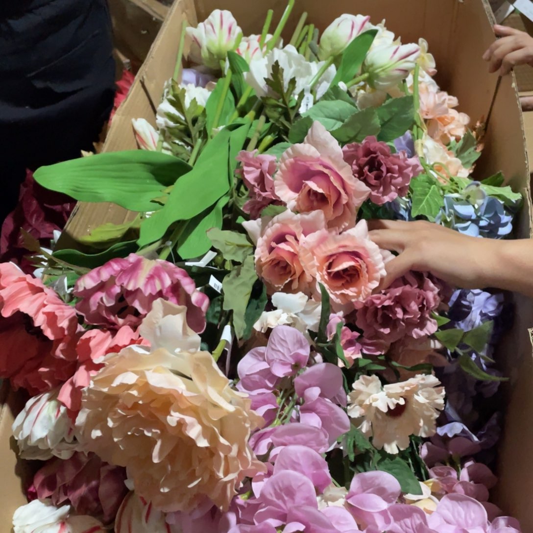 唐*辞陶瓷花瓶，仿真绿植。