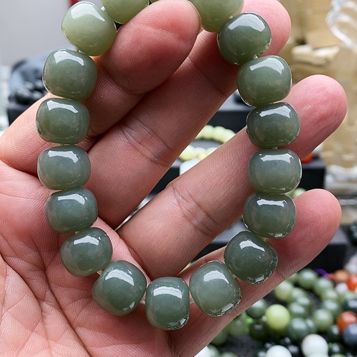 【闪购商品】未镶嵌手链和田玉14天空蓝18颗