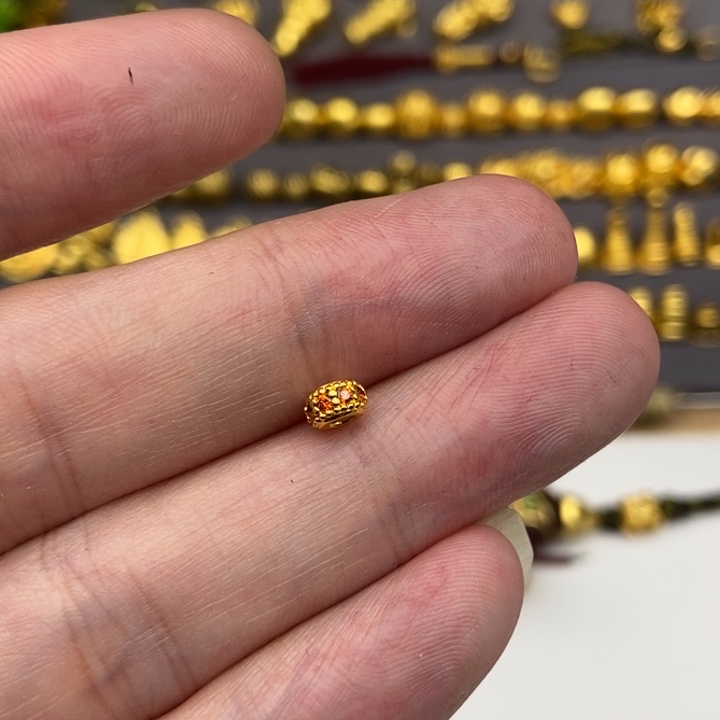 L****足银玻璃熔岩隔片5mm红色