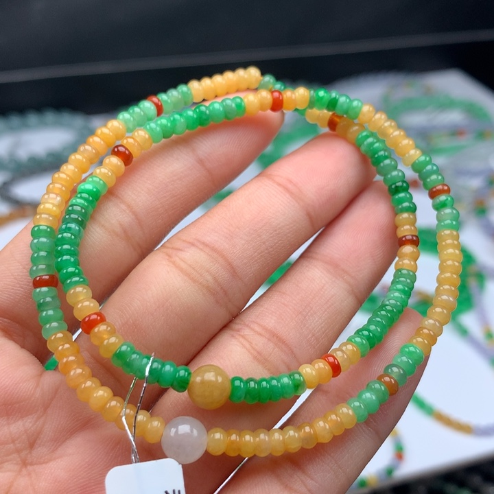 翡翠手镯未镶嵌卡