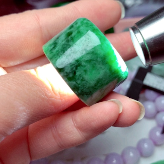 翡翠未镶嵌戒指戒指