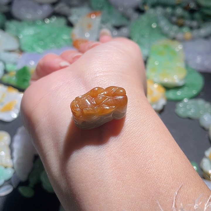 颈饰未镶嵌翡翠天