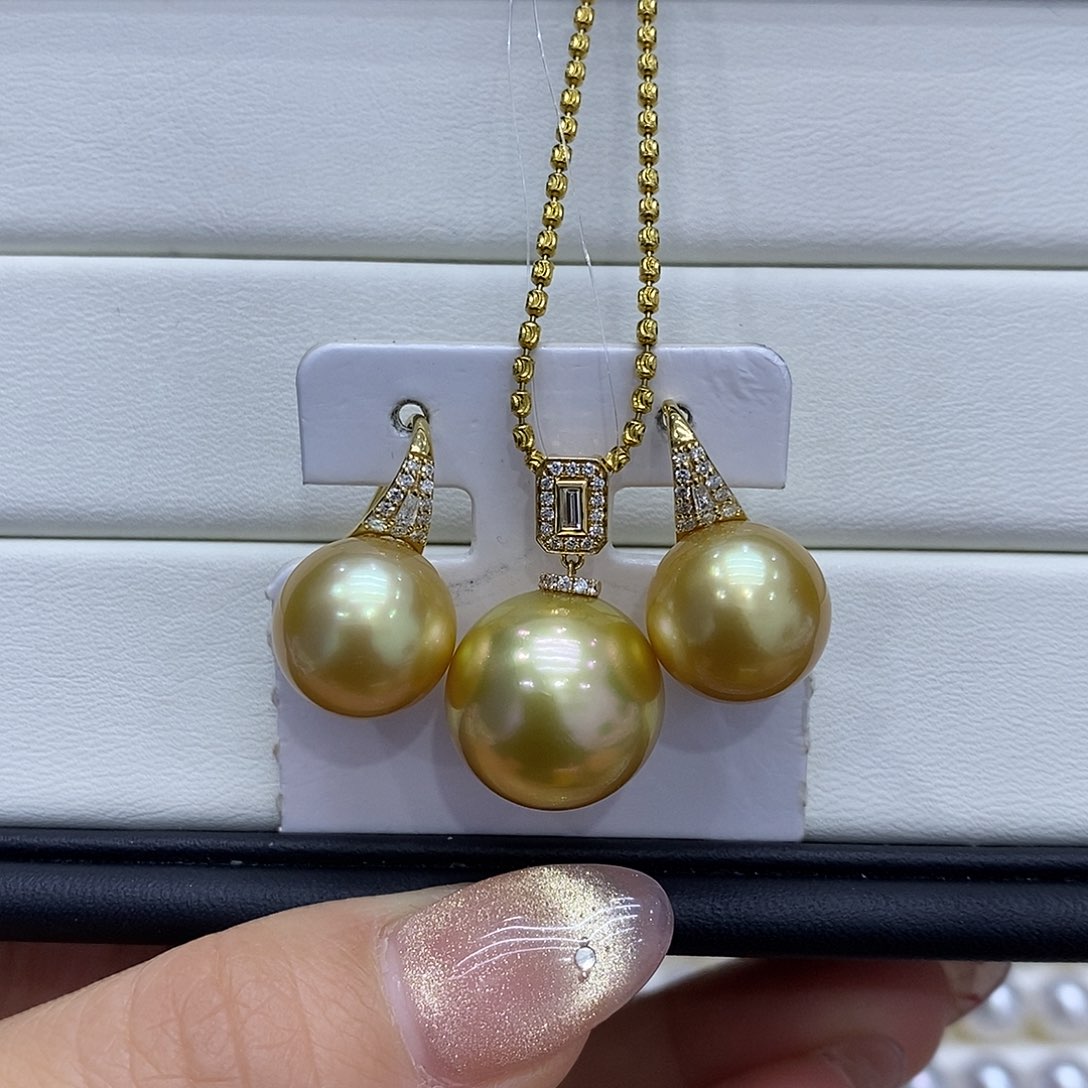 海水珍珠吊坠(不含链)18K金镶嵌倾***光14到15点位