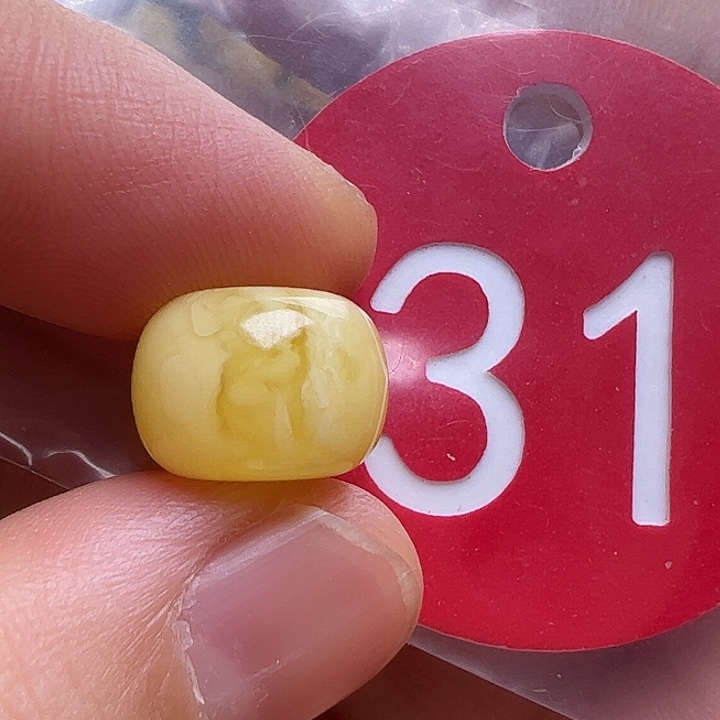 蜜蜡未镶嵌珠宝奇石12m m