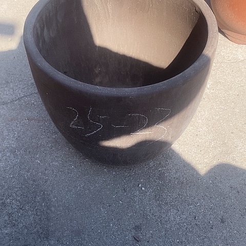 中国宜兴紫砂花盆，