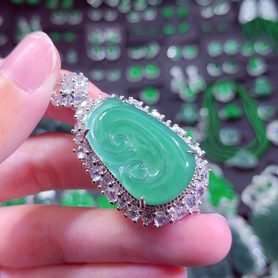 翡翠未镶嵌颈饰天然