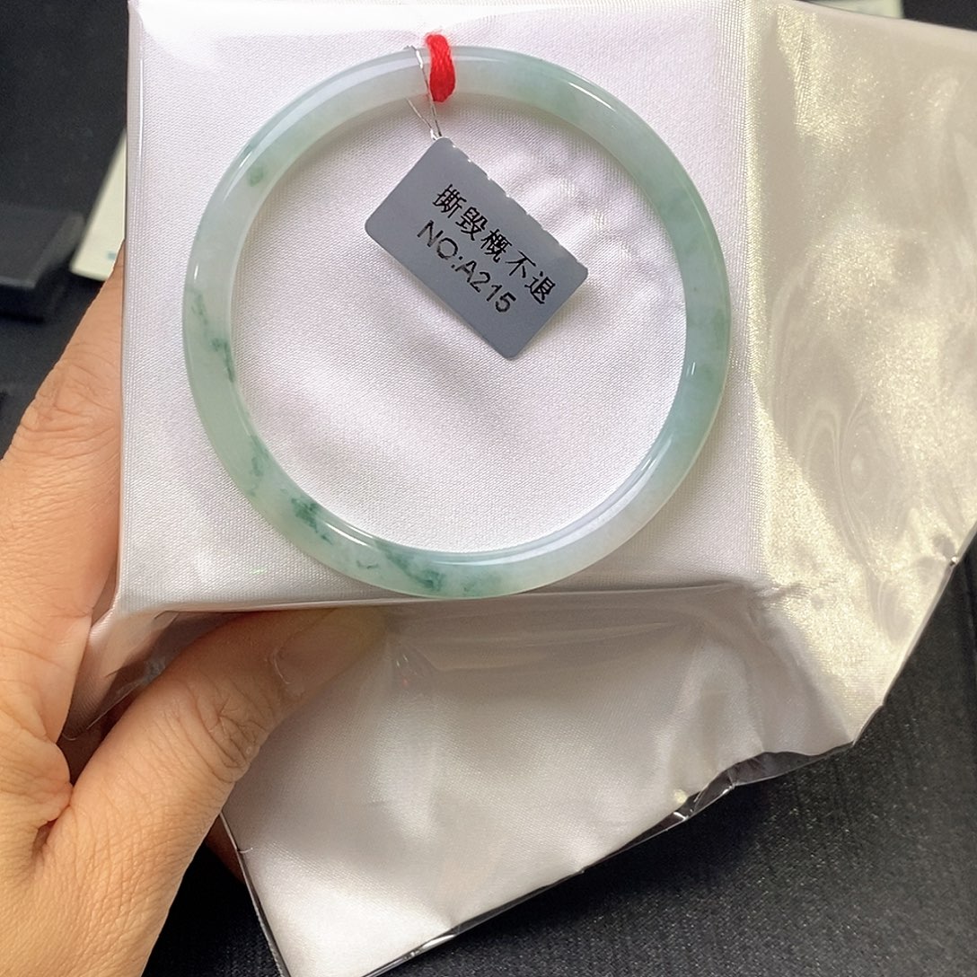 翡翠未镶嵌手镯56.5