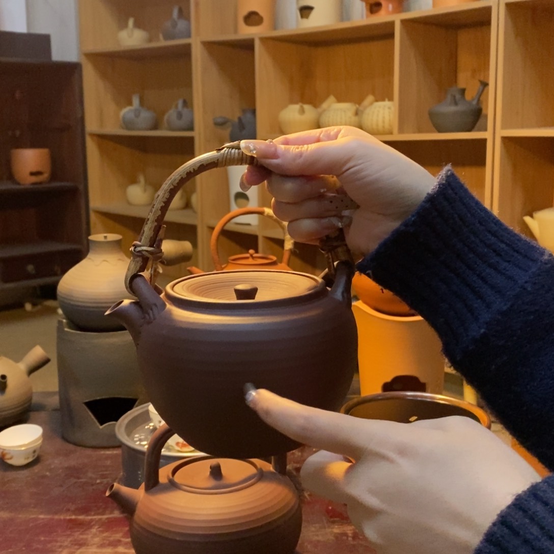 陶勇**心晓鸣提梁壶800c