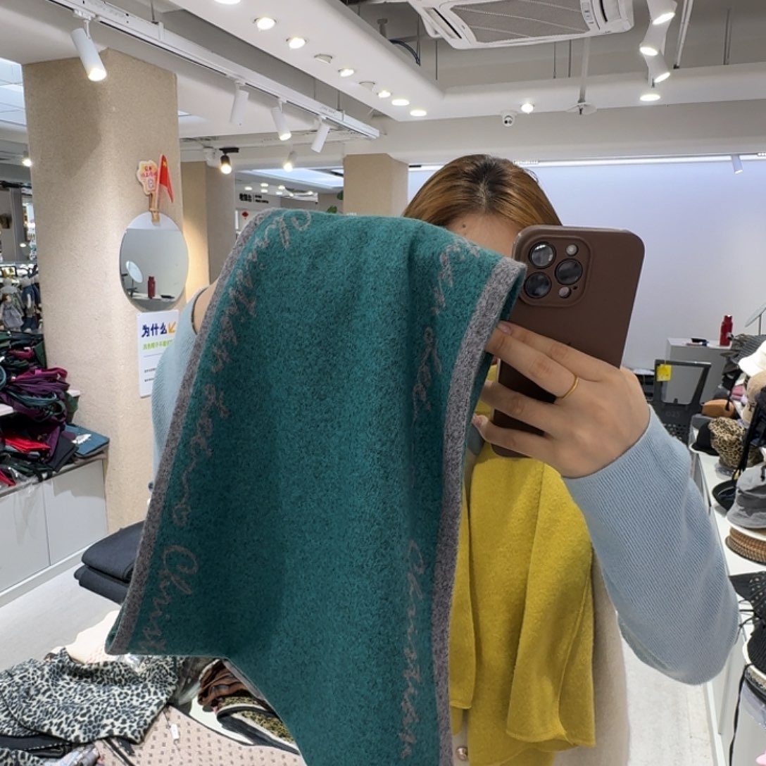 蓝色三角围巾哦哦哦哦哦哦