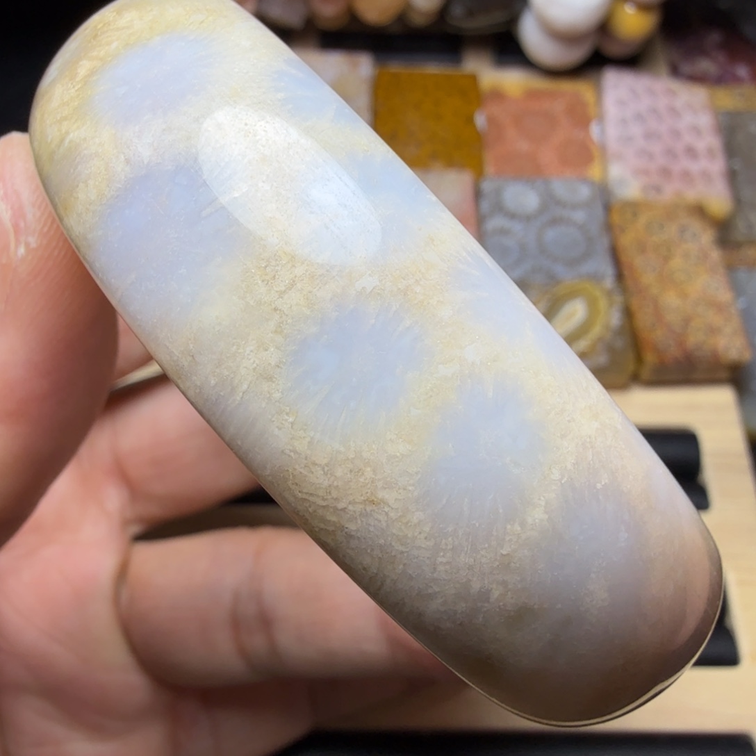 硅化玉未镶嵌纯天然色有机玉石保真色62.5圈口