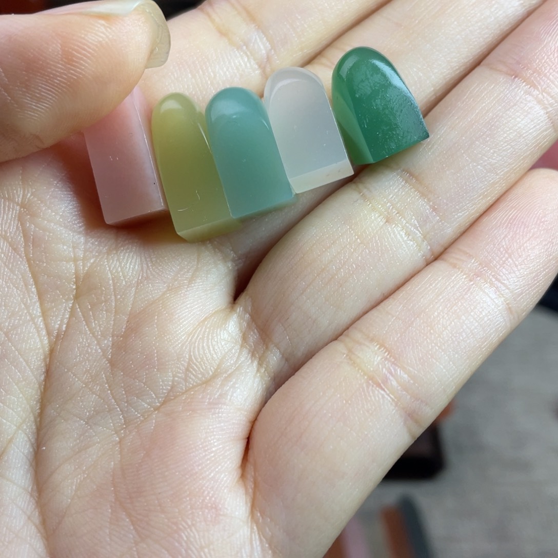 雪***爪青田石印石编号为4408