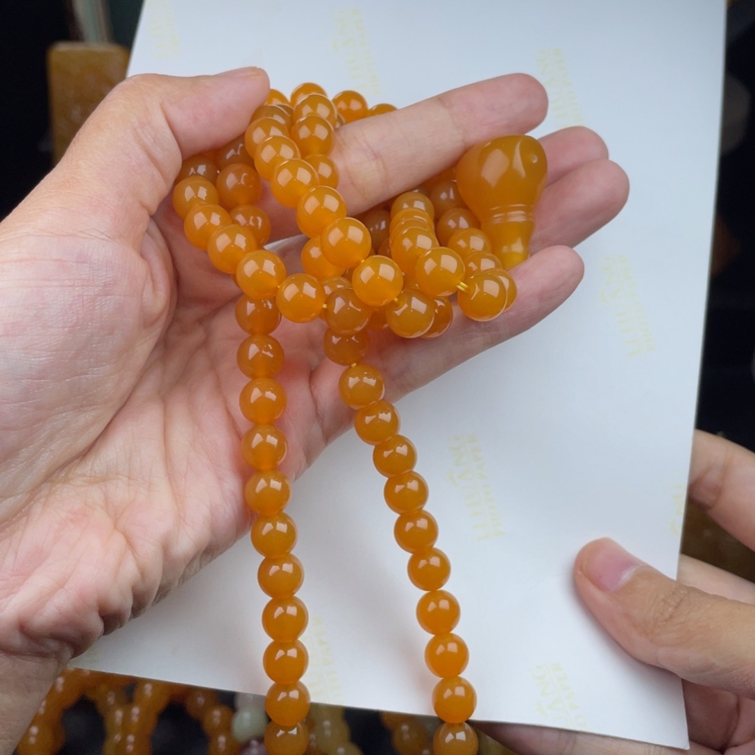 飞***扬石英质玉（缅黄）未镶嵌吊坠(赠链)