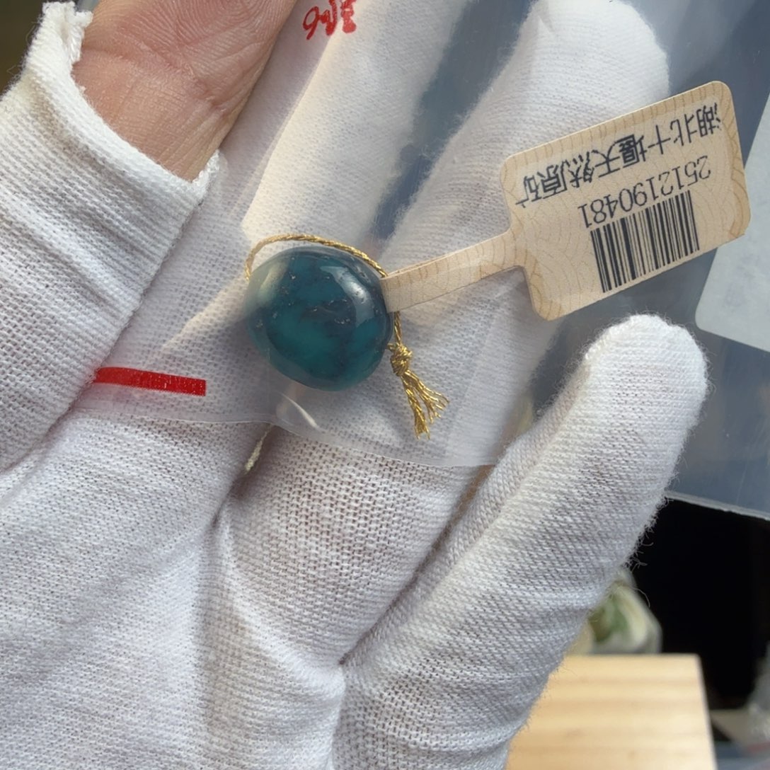 牵****绿松石未镶嵌珠宝奇石