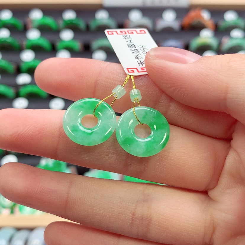 【闪购商品】未镶嵌戒指翡翠甜甜圈一对
