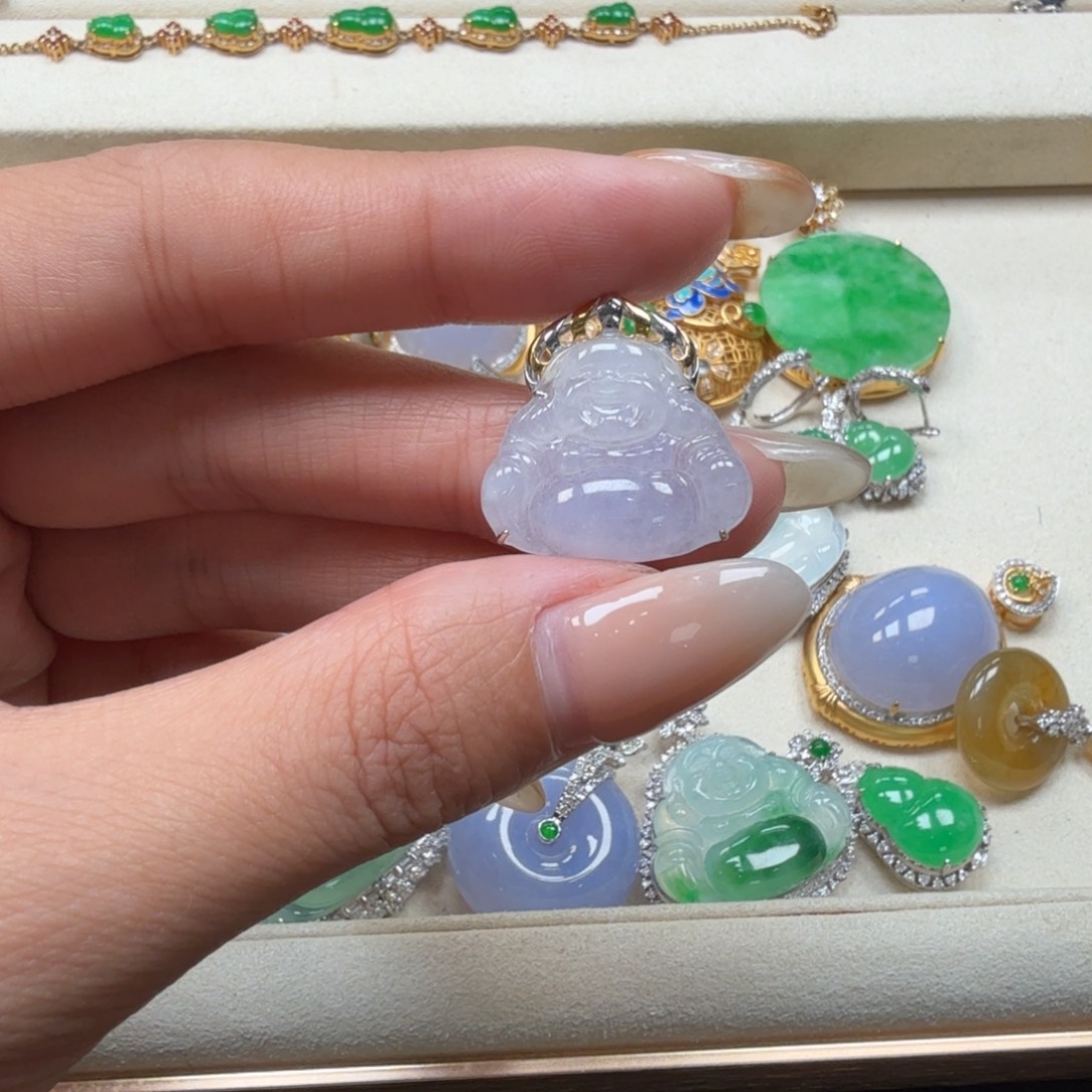 翡翠18K金镶嵌颈饰