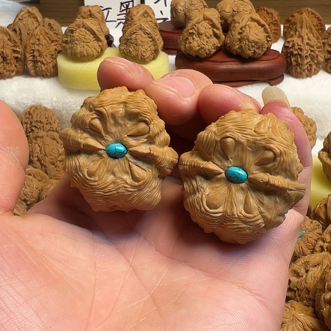 太***皇核桃雕刻吞噬题材