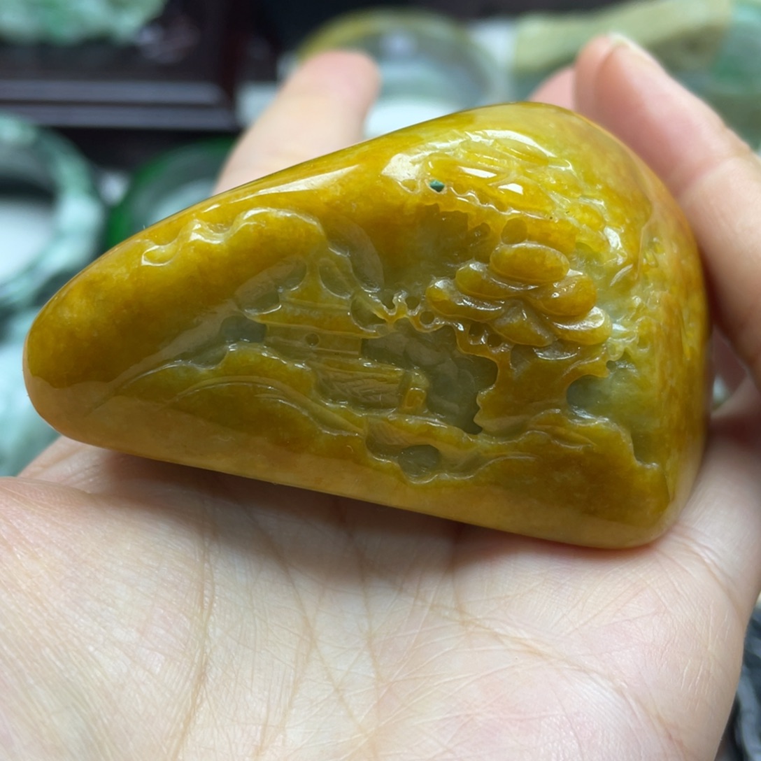 翡翠未镶嵌颈饰牌子