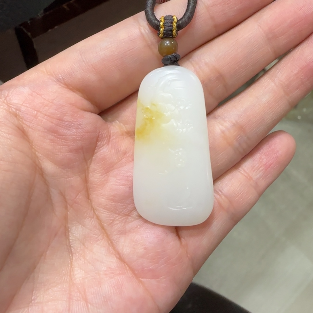 和田玉（糖玉）未镶嵌颈饰