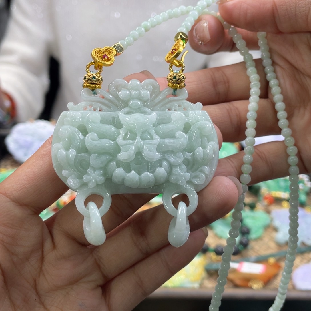 翡翠颈饰未镶嵌代编织